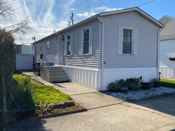 22 E Coddington Ave, Avenel, NJ 07001