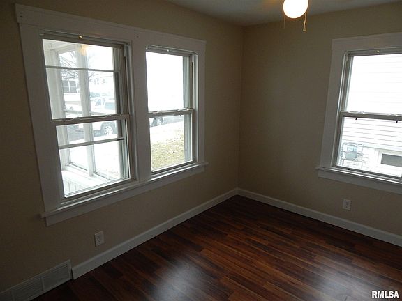 2nd image of 1205 W Hanssler Pl