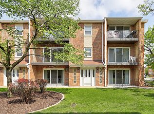 6416 W 64th Pl APT 1A, Chicago, IL 60638