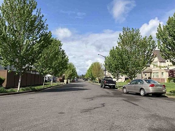 Exterior Neighborhood (street photo)