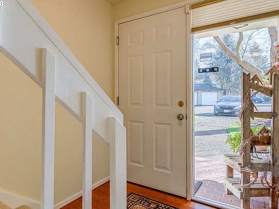 3rd image of 13600 NE 18th St APT 27