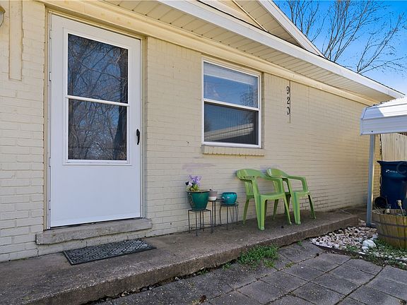 5th image of 920 W Granite St