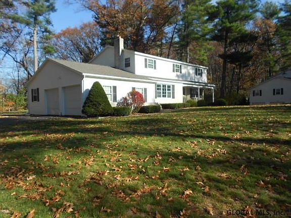 3rd image of 16 Blue Spruce Ln