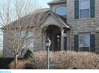9207 Triple Crown Ct NW, Pickerington, OH