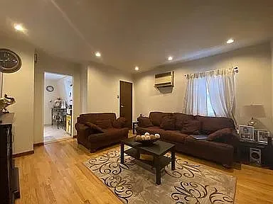 2 bed, 1.0 bath, $1,750 — Photo 2