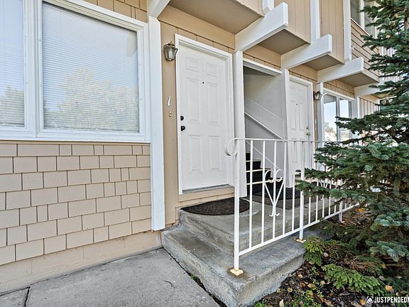 Entry into apartment