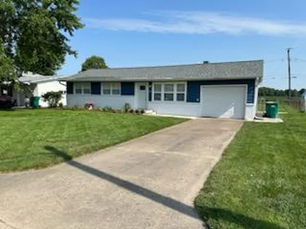 26 Sequoia Dr, Streator, IL 61364