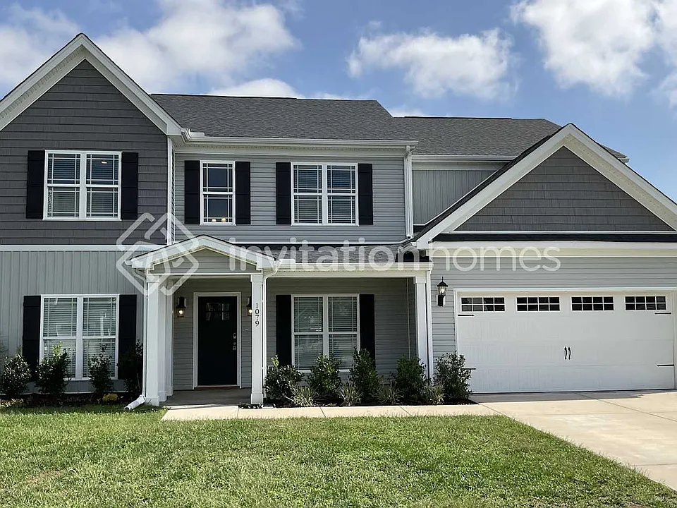 1079 Vanguard Dr