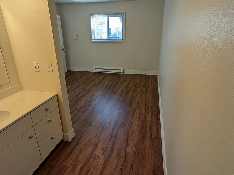 Watergate Apartments — Photo 86