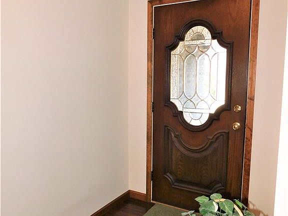 3rd image of 1437 N Matthew Dr