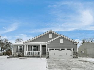 4942 Whispering Falls Dr, Groveport, OH 43125