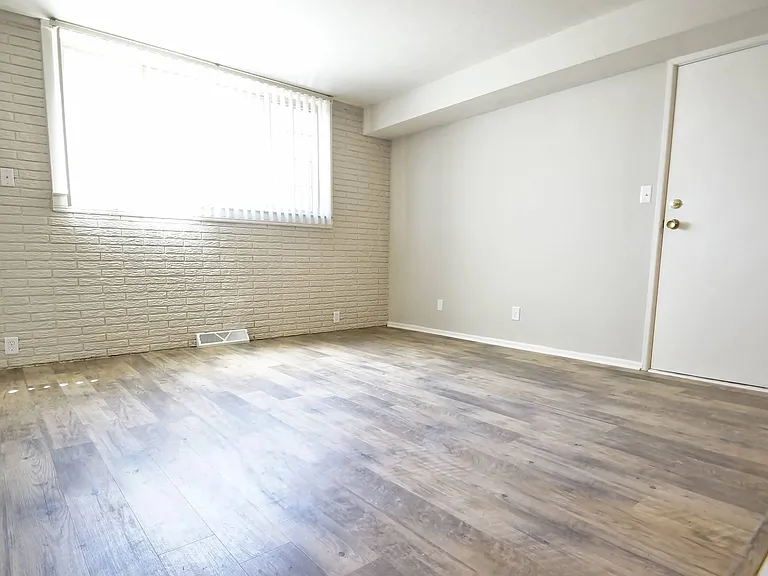 River Run Apartments — Photo 33