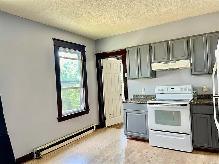 146 Charles St #3 — Photo 16