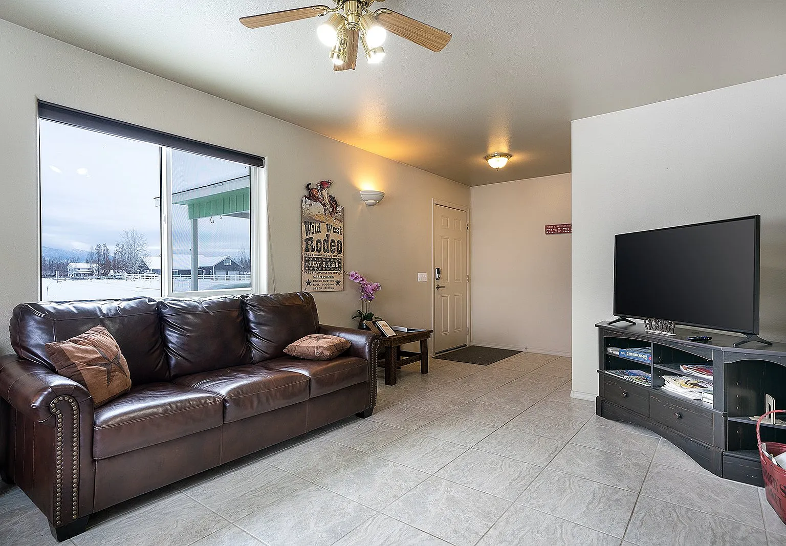2 bed, 1.0 bath, $1,865 — Photo 4
