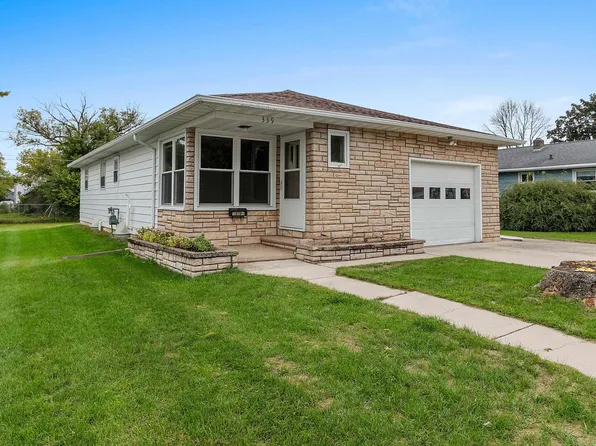 339 Center St, Oconto, WI 54153