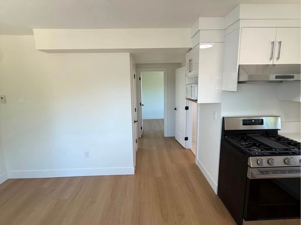 2 bedroom rental in Burnaby — photo 6