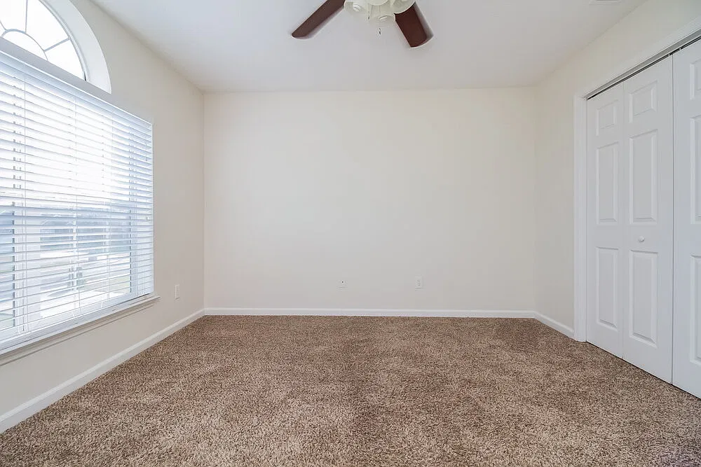 4 bed, 2.5 bath, 2132 sqft, $3,460 — Photo 3