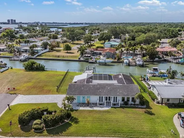 11599 Grove St, Seminole, FL 33772