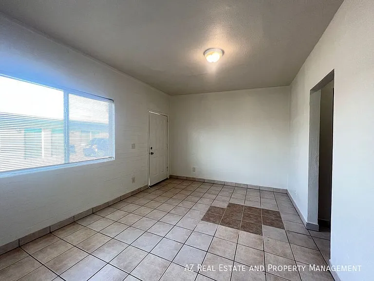 1229 W Pierce St #2 — Photo 14