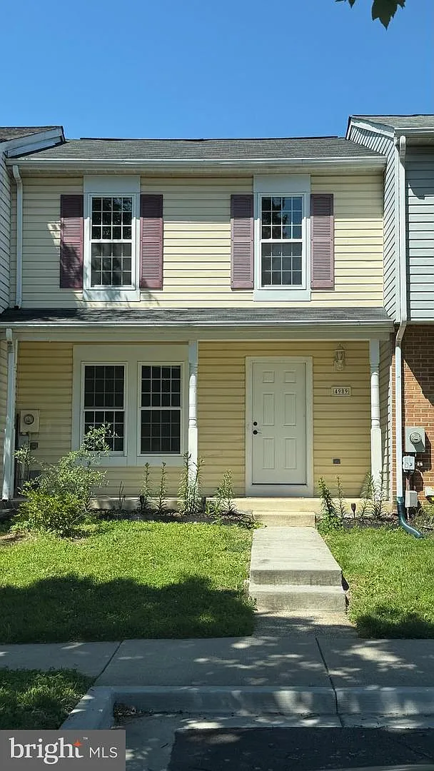 3 bed, 2.5 bath, 1820 sqft, $2,200 — Photo 2