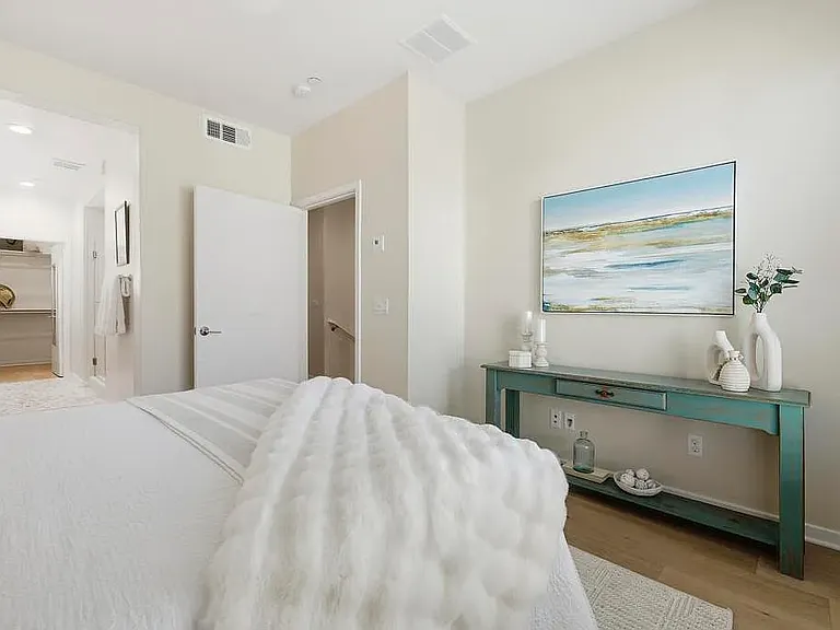 1566 Vista Del Mar Way #3 — Photo 22