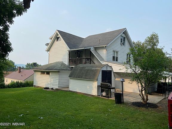 4th image of 230 Arlington St