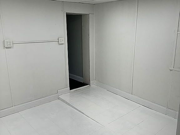 5th image of 6221 Wanda Ave