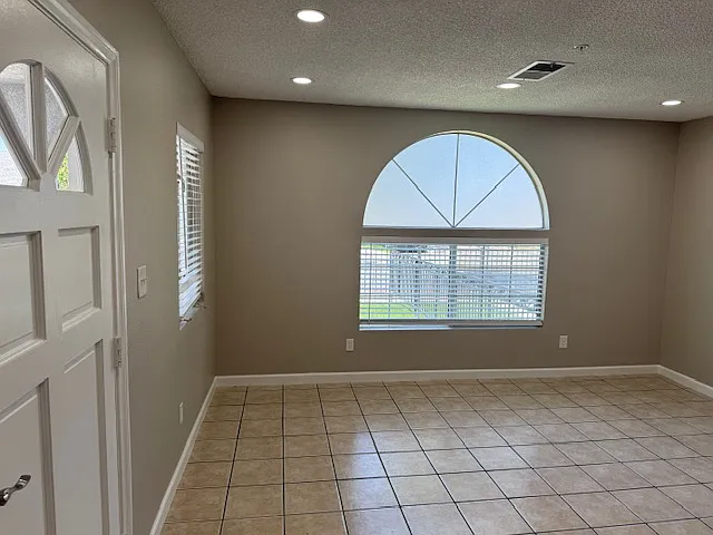 24600 Cypress St #24600 — Photo 5