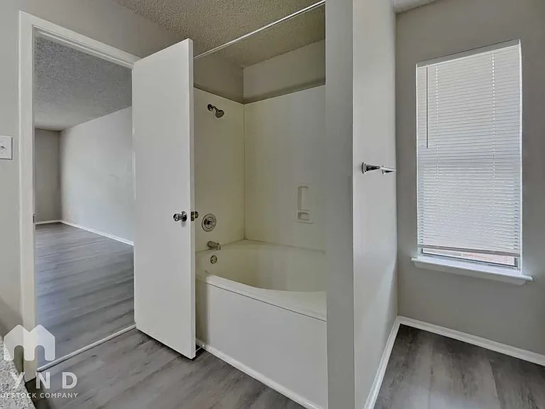 8031 Manderly Pl — Photo 13