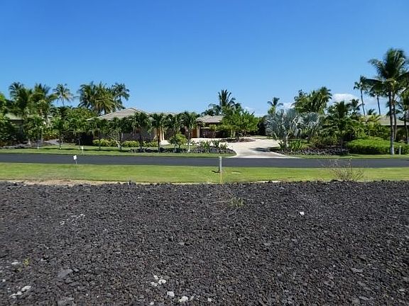 3rd image of 68-118 E Pukaua Pl #31