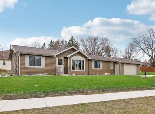 31 S Teri Ln, Hartford, WI 53027