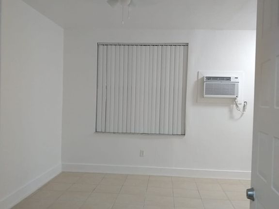 3rd image of 215 Calabria Ave APT 6