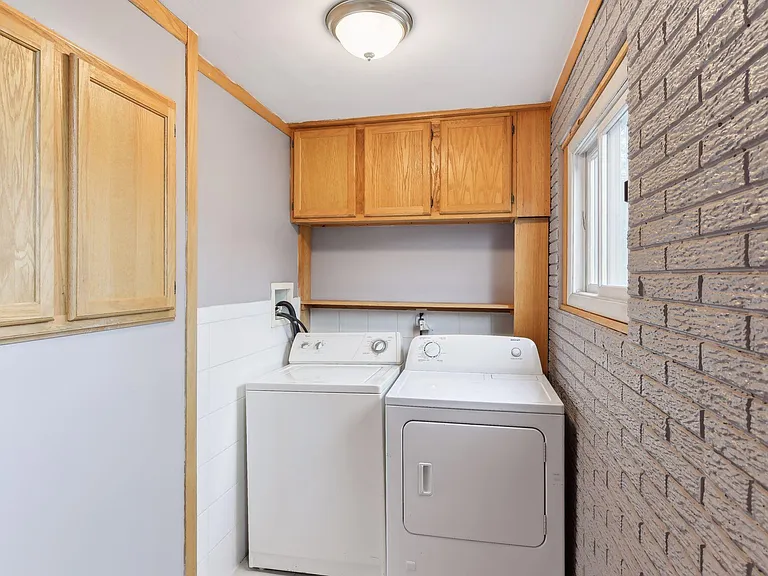 2237 Hampshire Ave S — Photo 15