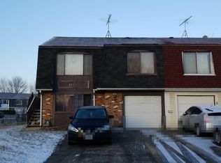 3912 Port Dr, Hanover Park, IL 60133