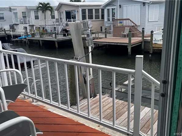 1077 Nettles Blvd, Jensen Beach, FL 34957