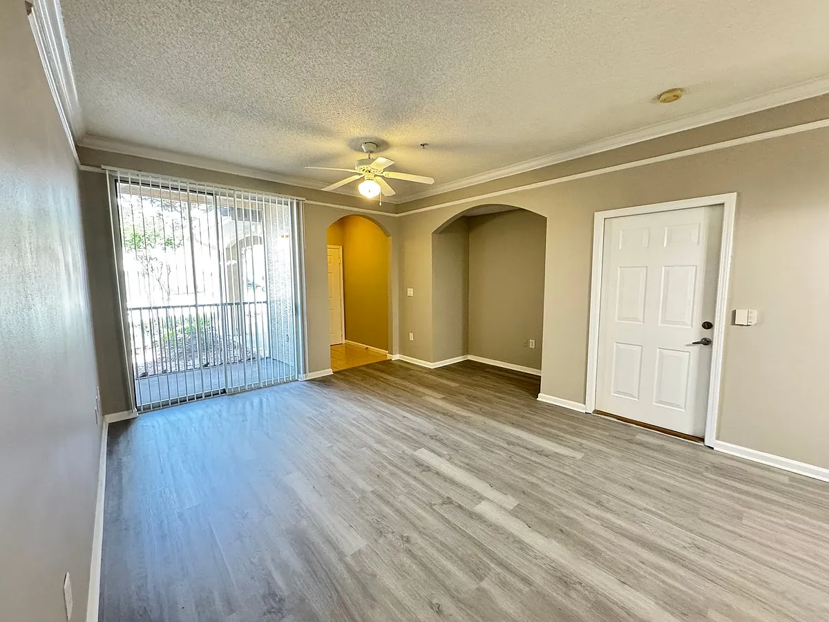 Building Photo - 12012 Villanova Dr #102