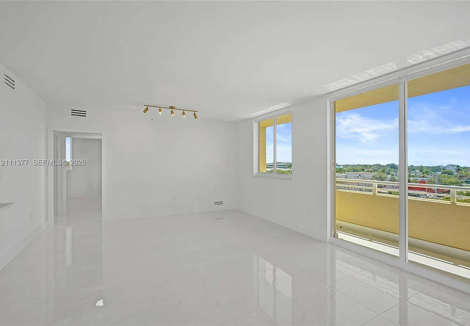 Venture At Aventura West — Photo 4