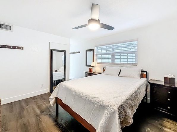 305 SE 11th Ave APT D
