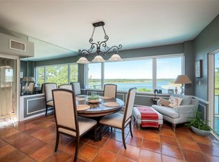 427 Coventry Rd, Spicewood, TX 78669