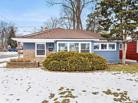 2nd image of 3722 Normandy Rd