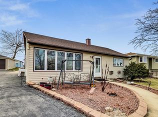 1N726 Newton Ave, Glen Ellyn, IL 60137