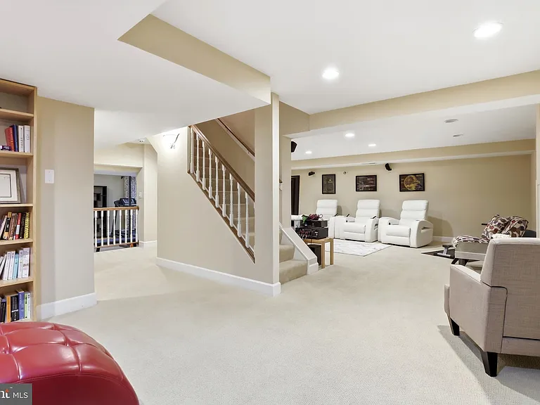 7715 Crossover Dr — Photo 54