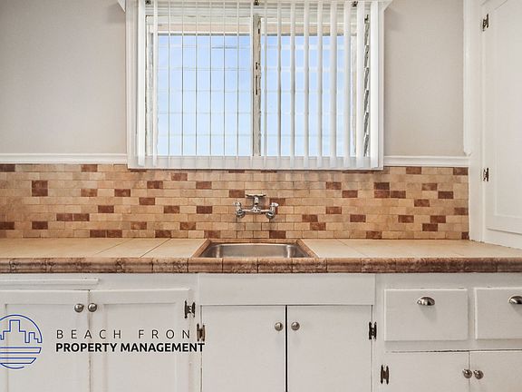 3rd image of 1141 Pine Ave #60452916