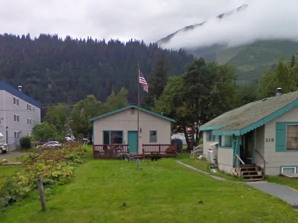 213 6th Ave, Seward, AK 99664