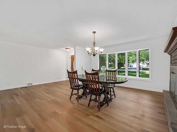 5th image of 375 W Woodworth Pl