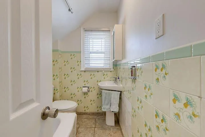 34 Ashbury Ave — Photo 8