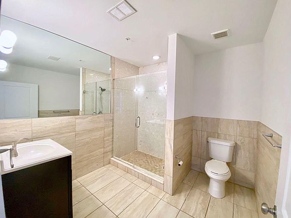 5th image of 3427 Richmond St #2