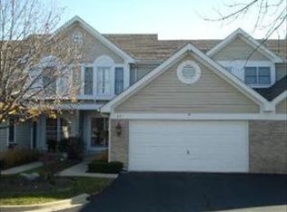 734 Regency Park Dr, Crystal Lake, IL 60014