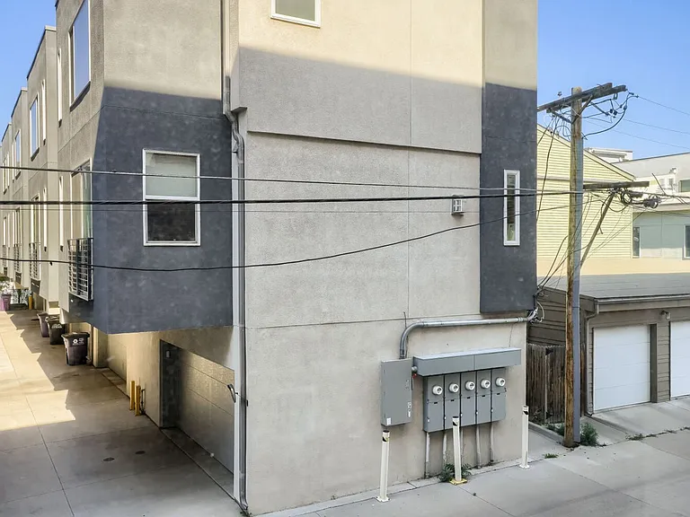 4923 King St — Photo 13