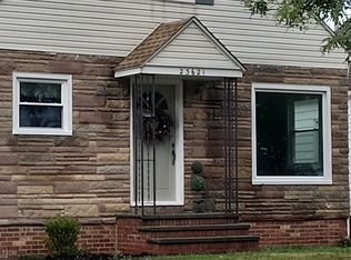 23621 Colbourne Rd, Euclid, OH 44123